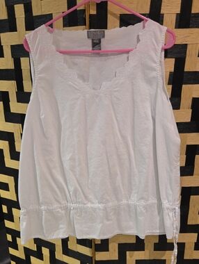 LOVIDA White Scalloped Neck Cotton Camisole